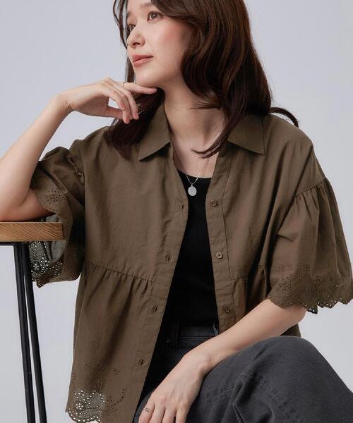 SHOO・LA・RUE（シューラルー）の「【洗濯機可/綿100％/体型カバー】刺繍レースがこなれ見え 二の腕が隠せる ペプラムブラウス（シャツ/ブラウス・レディース・ホワイト/ブラック/ブラウン系その他・00）」の3枚目の写真