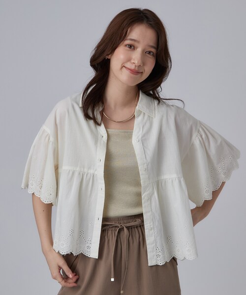 SHOO・LA・RUE（シューラルー）の「【洗濯機可/綿100％/体型カバー】刺繍レースがこなれ見え 二の腕が隠せる ペプラムブラウス（シャツ/ブラウス・レディース・ホワイト/ブラック/ブラウン系その他・00）」の6枚目の写真