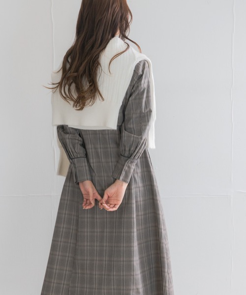 URBAN RESEARCH ROSSO WOMEN(アーバンリサーチ ロッソ)の「『一部WEB限定カラー』バイカラーチェックナローワンピース(ワンピース・レディース・ブラウン/ネイビー・FREE)」の4枚目の写真