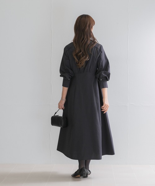 URBAN RESEARCH ROSSO WOMEN(アーバンリサーチ ロッソ)の「『一部WEB限定カラー』バイカラーチェックナローワンピース(ワンピース・レディース・ブラウン/ネイビー・FREE)」の13枚目の写真