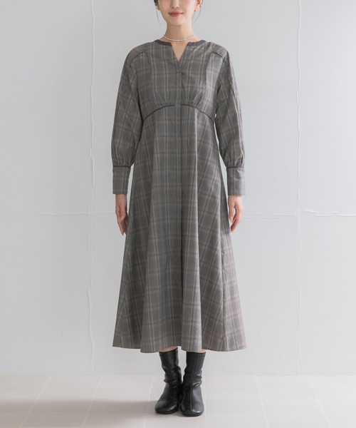 URBAN RESEARCH ROSSO WOMEN(アーバンリサーチ ロッソ)の「『一部WEB限定カラー』バイカラーチェックナローワンピース(ワンピース・レディース・ブラウン/ネイビー・FREE)」の14枚目の写真