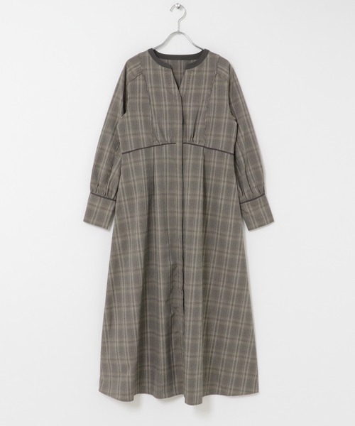 URBAN RESEARCH ROSSO WOMEN(アーバンリサーチ ロッソ)の「『一部WEB限定カラー』バイカラーチェックナローワンピース(ワンピース・レディース・ブラウン/ネイビー・FREE)」の19枚目の写真