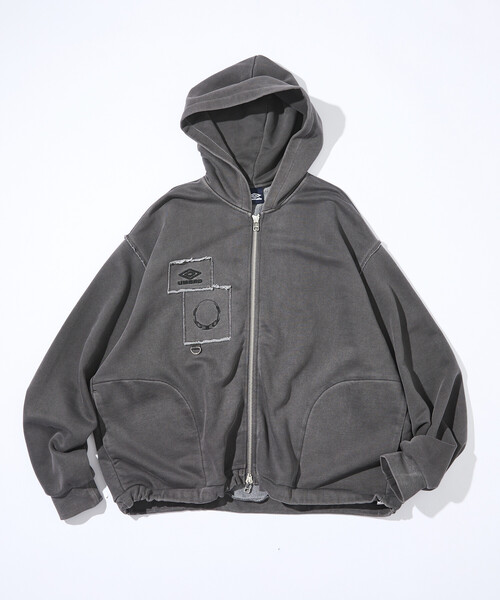 FREAK'S STORE(フリークスストア)の「UMBRO/アンブロ UMBRO × ONE OR EIGHT スウェット ジップパーカー(パーカー・メンズ・ブラック・X-LARGE/SMALL/MEDIUM/LARGE)」の2枚目の写真