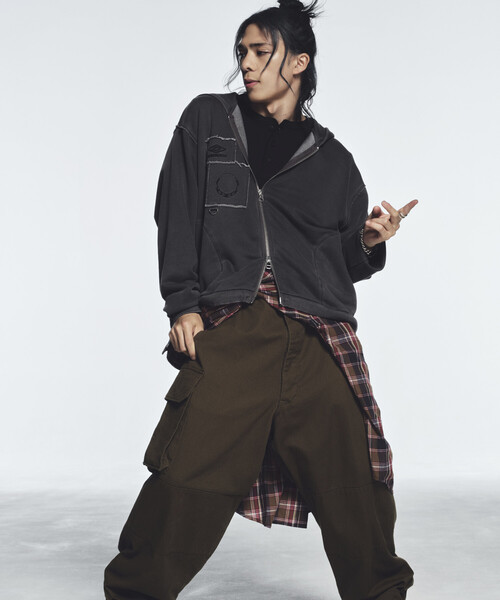 FREAK'S STORE(フリークスストア)の「UMBRO/アンブロ UMBRO × ONE OR EIGHT スウェット ジップパーカー(パーカー・メンズ・ブラック・X-LARGE/SMALL/MEDIUM/LARGE)」の21枚目の写真