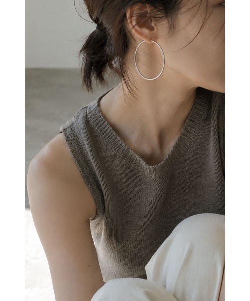 marjour（マージュール）の「[STAINLESS]BIG HOOP PIERCE（ピアス（両耳用）・レディース・ゴールド/シルバー・FREE）」の4枚目の写真