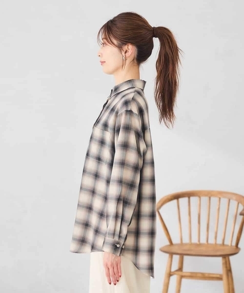 a.v.v（アーヴェヴェ）の「オンブレーチェックシャツ（シャツ/ブラウス・レディース・ブラック/ブラウン・39）」の15枚目の写真