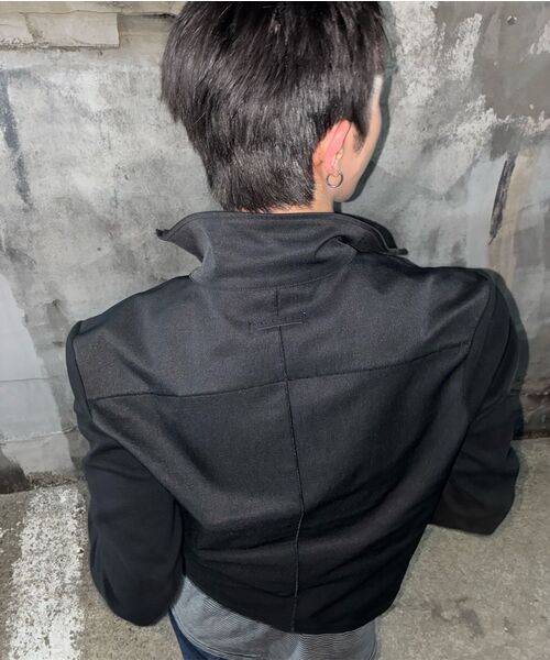 AREUBAN(アルバン)の「ハイブリッドスリムクロップジップアップ_デュアルブラック(その他アウター・メンズ・ブラック・2/3)」の6枚目の写真