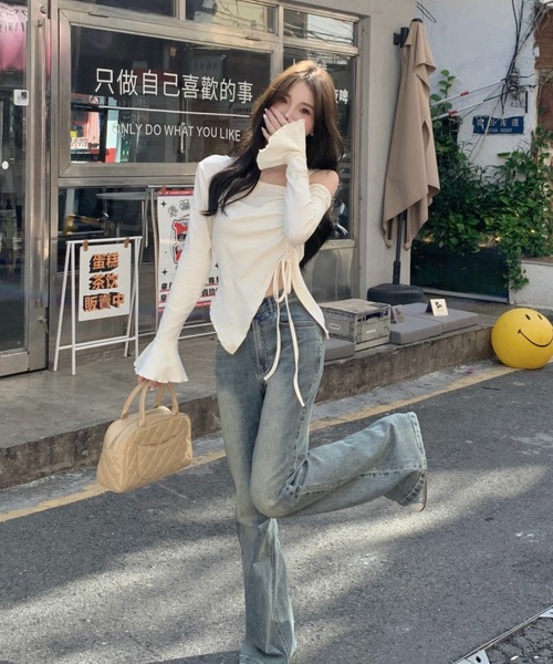 semuse(セミューズ)の「オフショルギャザー可愛いとこ盛沢山トップス(Tシャツ/カットソー・レディース・ブラック/ホワイト・FREE)」の18枚目の写真