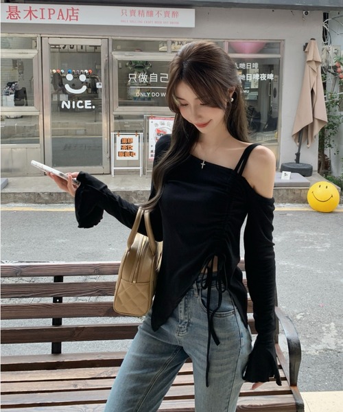 semuse(セミューズ)の「オフショルギャザー可愛いとこ盛沢山トップス(Tシャツ/カットソー・レディース・ブラック/ホワイト・FREE)」の22枚目の写真