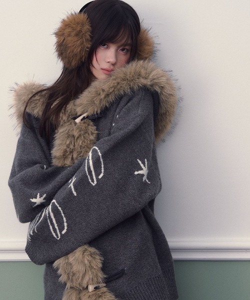 SHERU(シェル)の「スターモチーフファーダッフルニットカーディガン ライトアウター(ニット/セーター・レディース・グレー/アイボリー・M)」の11枚目の写真