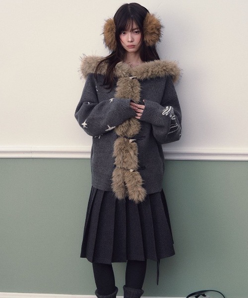 SHERU(シェル)の「スターモチーフファーダッフルニットカーディガン ライトアウター(ニット/セーター・レディース・グレー/アイボリー・M)」の16枚目の写真