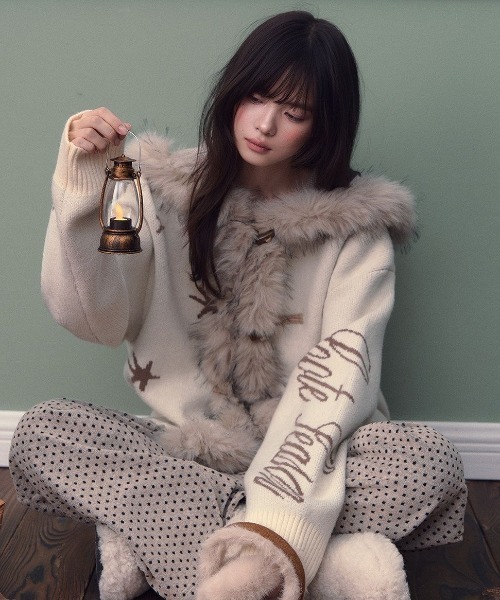 SHERU(シェル)の「スターモチーフファーダッフルニットカーディガン ライトアウター(ニット/セーター・レディース・グレー/アイボリー・M)」の12枚目の写真