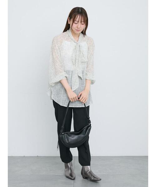Te chichi(テチチ)の「シフォンパターンアソートボウタイブラウス(シャツ/ブラウス・レディース・オフホワイト/ブラウン/ネイビー/チャコールグレー・F)」の12枚目の写真