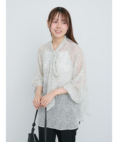 Te chichi(テチチ)の「シフォンパターンアソートボウタイブラウス(シャツ/ブラウス・レディース・オフホワイト/ブラウン/ネイビー/チャコールグレー・F)」の14枚目の写真