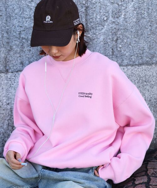 FFEIN(フェイン)の「*新色追加【FFEIN(フェイン)】ワンポイントロゴプルオーバースウェット / ワイドシルエット 男女兼用(スウェット・メンズ・ブラウン/ピンク/ネイビー/ブラック/アッシュグレー/ワイン・SMALL/MEDIUM/LARGE)」の5枚目の写真