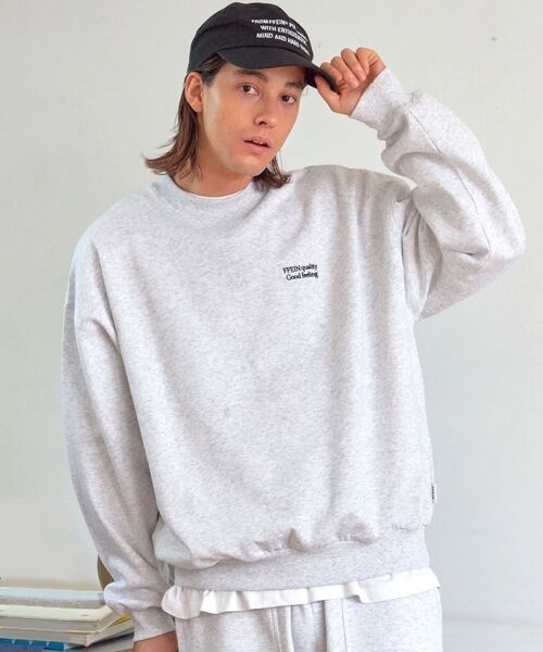 FFEIN(フェイン)の「*新色追加【FFEIN(フェイン)】ワンポイントロゴプルオーバースウェット / ワイドシルエット 男女兼用(スウェット・メンズ・ブラウン/ピンク/ネイビー/ブラック/アッシュグレー/ワイン・SMALL/MEDIUM/LARGE)」の3枚目の写真
