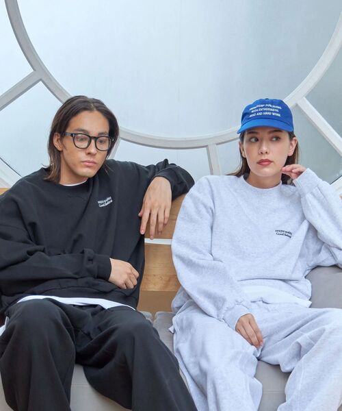 FFEIN(フェイン)の「*新色追加【FFEIN(フェイン)】ワンポイントロゴプルオーバースウェット / ワイドシルエット 男女兼用(スウェット・メンズ・ブラウン/ピンク/ネイビー/ブラック/アッシュグレー/ワイン・SMALL/MEDIUM/LARGE)」の7枚目の写真