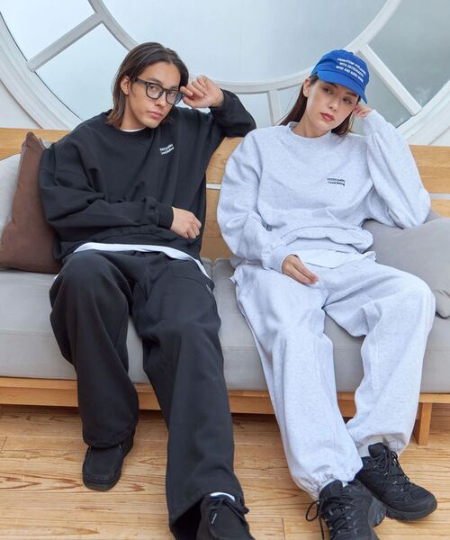 FFEIN(フェイン)の「*新色追加【FFEIN(フェイン)】ワンポイントロゴプルオーバースウェット / ワイドシルエット 男女兼用(スウェット・メンズ・ブラウン/ピンク/ネイビー/ブラック/アッシュグレー/ワイン・SMALL/MEDIUM/LARGE)」の11枚目の写真
