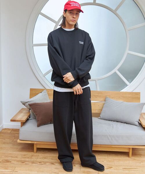 FFEIN(フェイン)の「*新色追加【FFEIN(フェイン)】ワンポイントロゴプルオーバースウェット / ワイドシルエット 男女兼用(スウェット・メンズ・ブラウン/ピンク/ネイビー/ブラック/アッシュグレー/ワイン・SMALL/MEDIUM/LARGE)」の14枚目の写真