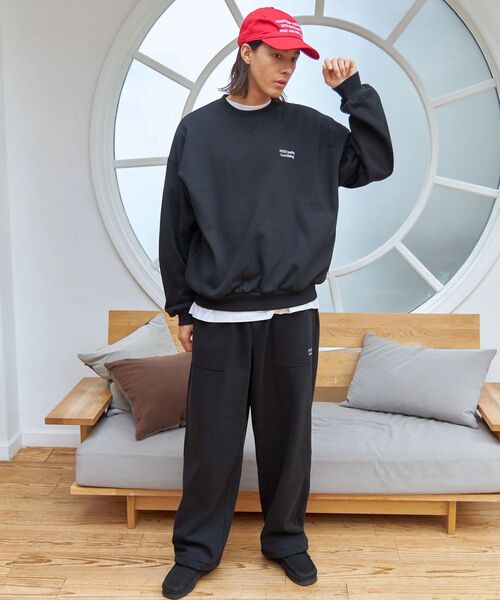 FFEIN(フェイン)の「*新色追加【FFEIN(フェイン)】ワンポイントロゴプルオーバースウェット / ワイドシルエット 男女兼用(スウェット・メンズ・ブラウン/ピンク/ネイビー/ブラック/アッシュグレー/ワイン・SMALL/MEDIUM/LARGE)」の16枚目の写真