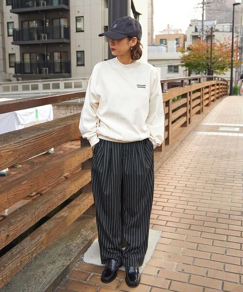 FFEIN(フェイン)の「*新色追加【FFEIN(フェイン)】ワンポイントロゴプルオーバースウェット / ワイドシルエット 男女兼用(スウェット・メンズ・ブラウン/ピンク/ネイビー/ブラック/アッシュグレー/ワイン・SMALL/MEDIUM/LARGE)」の18枚目の写真