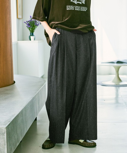 niko and...(ニコアンド)の「ネップタックワイドパンツ(スラックス・レディース・ダークブラウン/キャメル・LARGE/MEDIUM)」の4枚目の写真