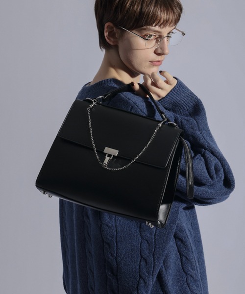 ELLUV（エルブ）の「【ELLUV/エルヴ】マットPUレザー メタルチェーン 2wayハンド/ショルダーバッグ（ショルダーバッグ・メンズ・ブラック・FREE）」の6枚目の写真