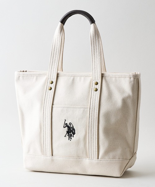 U.S. POLO ASSN.（ユーエスポロアッスン）の「【U.S. POLO ASSN./ユーエスポロアッスン】【不動の人気を誇るキャンバストートバッグ】 リバイバルトート Mサイズ 綿100% ベーシックデザイン 天ファスナー 内ポケット 型崩れしにくい マチあり デイリーユース USPA-2651（トートバッグ・レディース・オフホワイト/ダークブルー・FREE）」の2枚目の写真