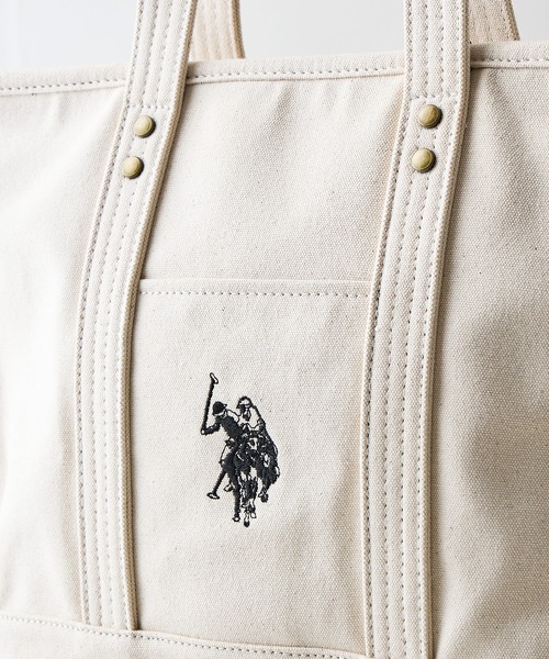 U.S. POLO ASSN.（ユーエスポロアッスン）の「【U.S. POLO ASSN./ユーエスポロアッスン】【不動の人気を誇るキャンバストートバッグ】 リバイバルトート Mサイズ 綿100% ベーシックデザイン 天ファスナー 内ポケット 型崩れしにくい マチあり デイリーユース USPA-2651（トートバッグ・レディース・オフホワイト/ダークブルー・FREE）」の12枚目の写真