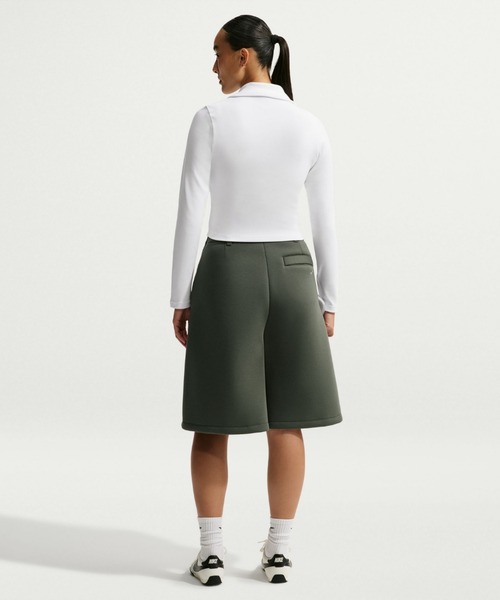 NIKE(ナイキ)の「ナイキ スポーツウェア ウィメンズ タイト ロングスリーブ クロップド ポロ / Nike Sportswear Women's Tight Long-Sleeve Cropped Polo IU0733-100 White(ポロシャツ・レディース・ホワイト・XL/S/M/L/XS)」の2枚目の写真