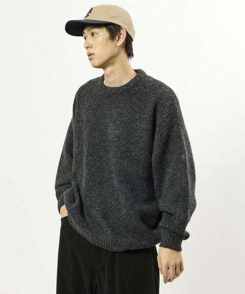FREAK'S STORE(フリークスストア)の「限定展開 ウールブレンド ニット クルーネック プルオーバー(ニット/セーター・メンズ・ブラック/ベージュ/サックスブルー/チャコールグレー・MEDIUM/LARGE)」の8枚目の写真