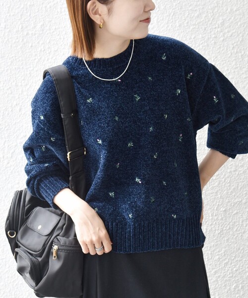 SHIPS any(シップス エニィ)の「〈手洗い可能〉フラワー 刺繍 クルーネック プルオーバー(ニット/セーター・レディース・ブラウン/ネイビー・ONE SIZE)」の2枚目の写真