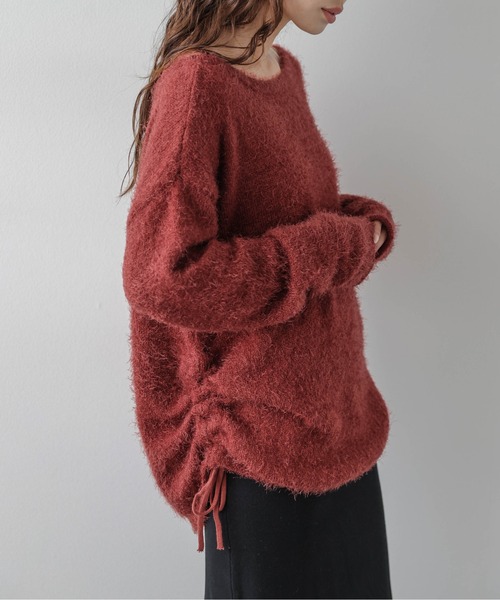 AMELY(エミリー)の「シャギーニットプルオーバー/サイドドロスト/リボン(ニット/セーター・レディース・ベージュ/グレー/ブラウン/ブラック/レッド・フリー)」の5枚目の写真