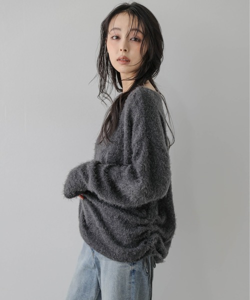 AMELY(エミリー)の「シャギーニットプルオーバー/サイドドロスト/リボン(ニット/セーター・レディース・ベージュ/グレー/ブラウン/ブラック/レッド・フリー)」の11枚目の写真
