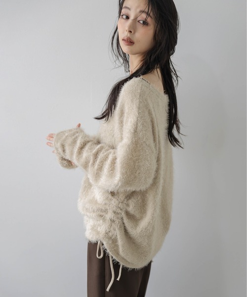 AMELY(エミリー)の「シャギーニットプルオーバー/サイドドロスト/リボン(ニット/セーター・レディース・ベージュ/グレー/ブラウン/ブラック/レッド・フリー)」の18枚目の写真