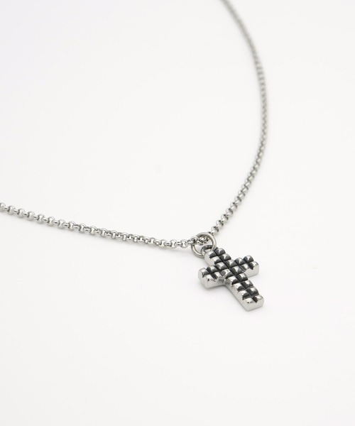 Vaya Con Dios（ヴァヤコンディオス）の「【VayaConDios/ヴァヤコンディオス】ステンレス製ダブルスタッズクロスネックレス（ネックレス・メンズ・シルバー/ブラック/ゴールド・FREE）」の2枚目の写真