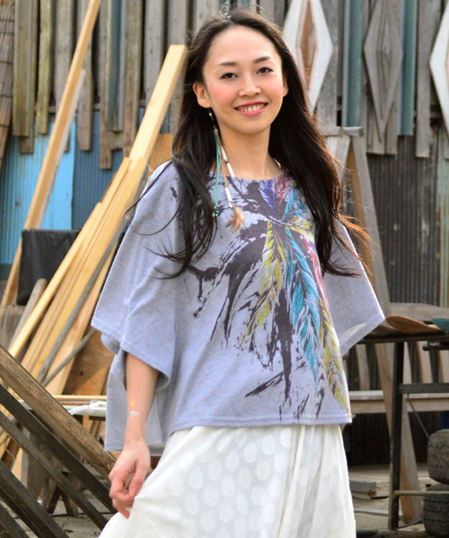 チャイハネ(チャイハネ)の「【チャイハネ】ドリームキャッチャーカットソートップス(Tシャツ/カットソー・レディース・ホワイト/グレー/ベージュ・FREE)」の1枚目の写真