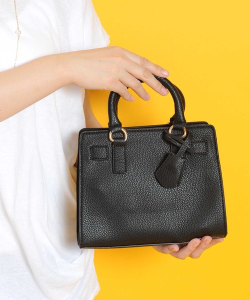 PLAIN CLOTHING(プレーンクロージング)の「ミドルハンドバッグ【PLAIN CLOTHING】(ショルダーバッグ・レディース・グレー/レッド/ブラック・FREE)」の14枚目の写真