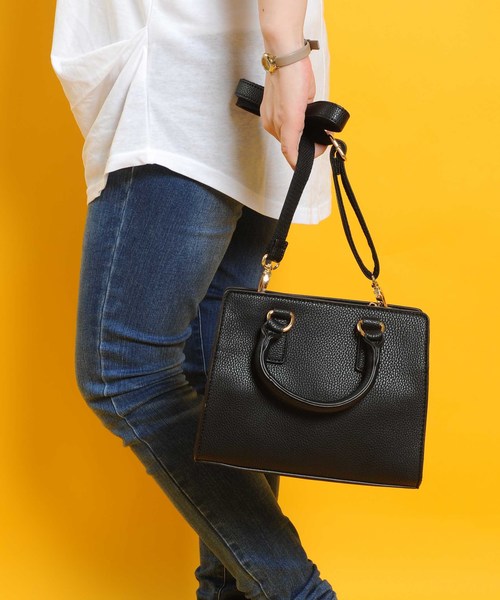 PLAIN CLOTHING(プレーンクロージング)の「ミドルハンドバッグ【PLAIN CLOTHING】(ショルダーバッグ・レディース・グレー/レッド/ブラック・FREE)」の15枚目の写真