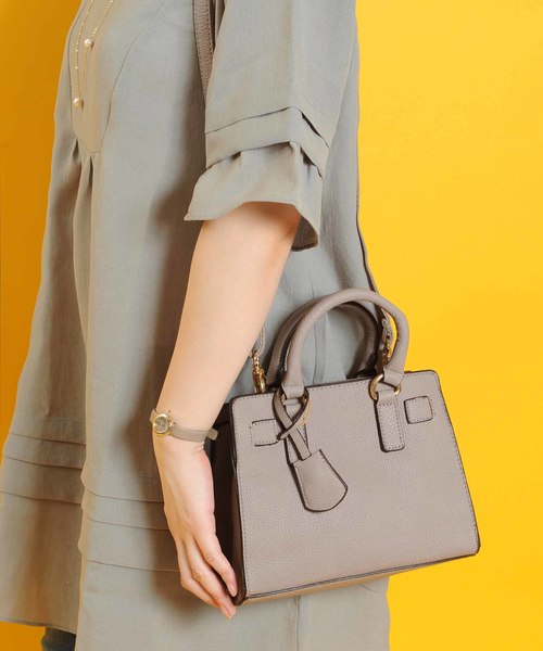 PLAIN CLOTHING(プレーンクロージング)の「ミドルハンドバッグ【PLAIN CLOTHING】(ショルダーバッグ・レディース・グレー/レッド/ブラック・FREE)」の18枚目の写真