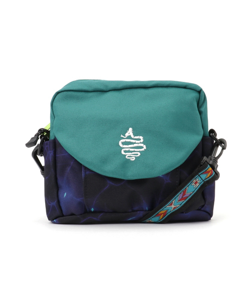 ALDIES（アールディーズ）の「Nelson Shoulder Bag ナイロン ミニショルダーバッグ（ショルダーバッグ・メンズ・パープル/グリーン/ブルー/ネイビー/ブラック・FREE）」の3枚目の写真