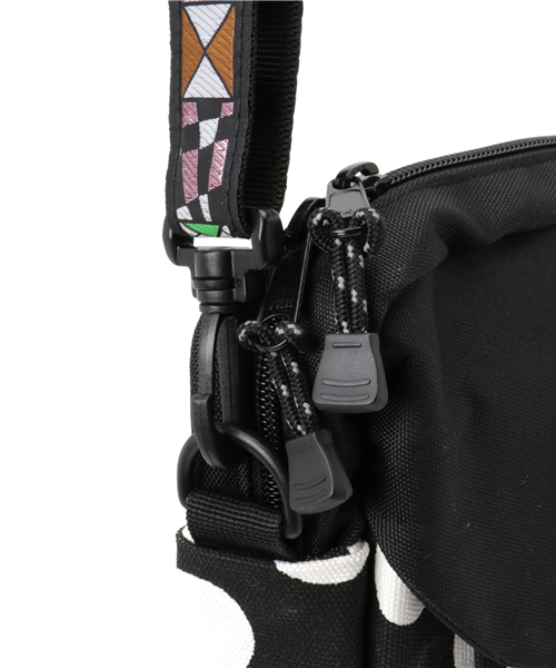 ALDIES（アールディーズ）の「Nelson Shoulder Bag ナイロン ミニショルダーバッグ（ショルダーバッグ・メンズ・パープル/グリーン/ブルー/ネイビー/ブラック・FREE）」の9枚目の写真