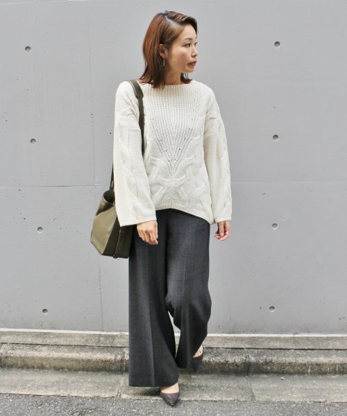 FIGARO Paris（フィガロパリ）の「アルパカ混 BIGケーブルプルオーバー◆（ニット/セーター・レディース・グレー/キナリ・FREE）」の4枚目の写真