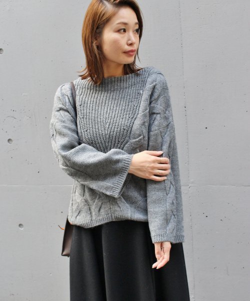 FIGARO Paris（フィガロパリ）の「アルパカ混 BIGケーブルプルオーバー◆（ニット/セーター・レディース・グレー/キナリ・FREE）」の15枚目の写真