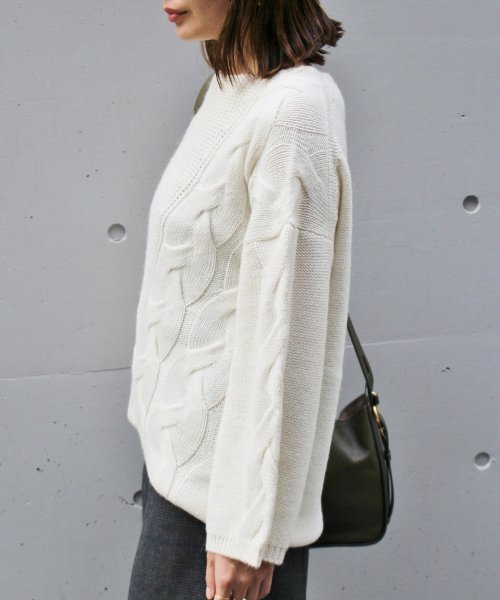 FIGARO Paris（フィガロパリ）の「アルパカ混 BIGケーブルプルオーバー◆（ニット/セーター・レディース・グレー/キナリ・FREE）」の21枚目の写真