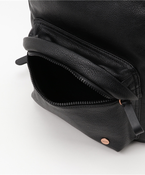 Calvin Klein Jeans Accessory(カルバン・クラインジーンズアクセサリー)の「ドームバックパック(バックパック/リュック・レディース・ブラック/レッド・ONE SIZE)」の10枚目の写真