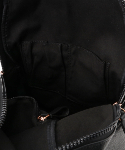 Calvin Klein Jeans Accessory(カルバン・クラインジーンズアクセサリー)の「ドームバックパック(バックパック/リュック・レディース・ブラック/レッド・ONE SIZE)」の12枚目の写真