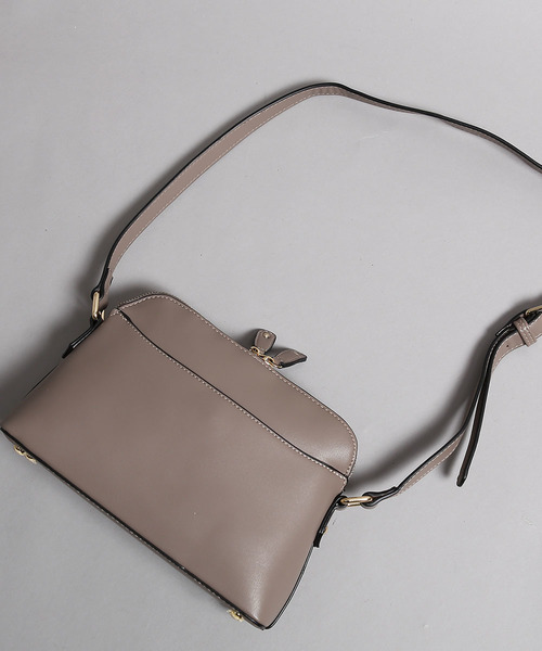 PLAIN CLOTHING（プレーンクロージング）の「ミニマムショルダーバッグ【PLAIN CLOTHING】（ショルダーバッグ・レディース・ネイビー/モカ/グレー/キャメル/ブラック/レッド・FREE）」の4枚目の写真