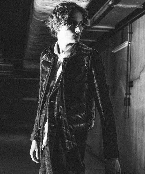 5351 POUR LES HOMMES（ゴーサンゴーイチプールオム）の「グローブラムレザーダウンベスト（ダウンベスト・メンズ・ブラック・44(S)/46(M)/48(L)/50(XL)）」の15枚目の写真