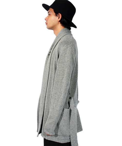 ８(eight)（エイト）の「ダメージ ニット ガウン コーディガン（カーディガン/ボレロ・メンズ・ブラック/グレー/カーキ・LARGE/MEDIUM/X-LARGE）」の7枚目の写真